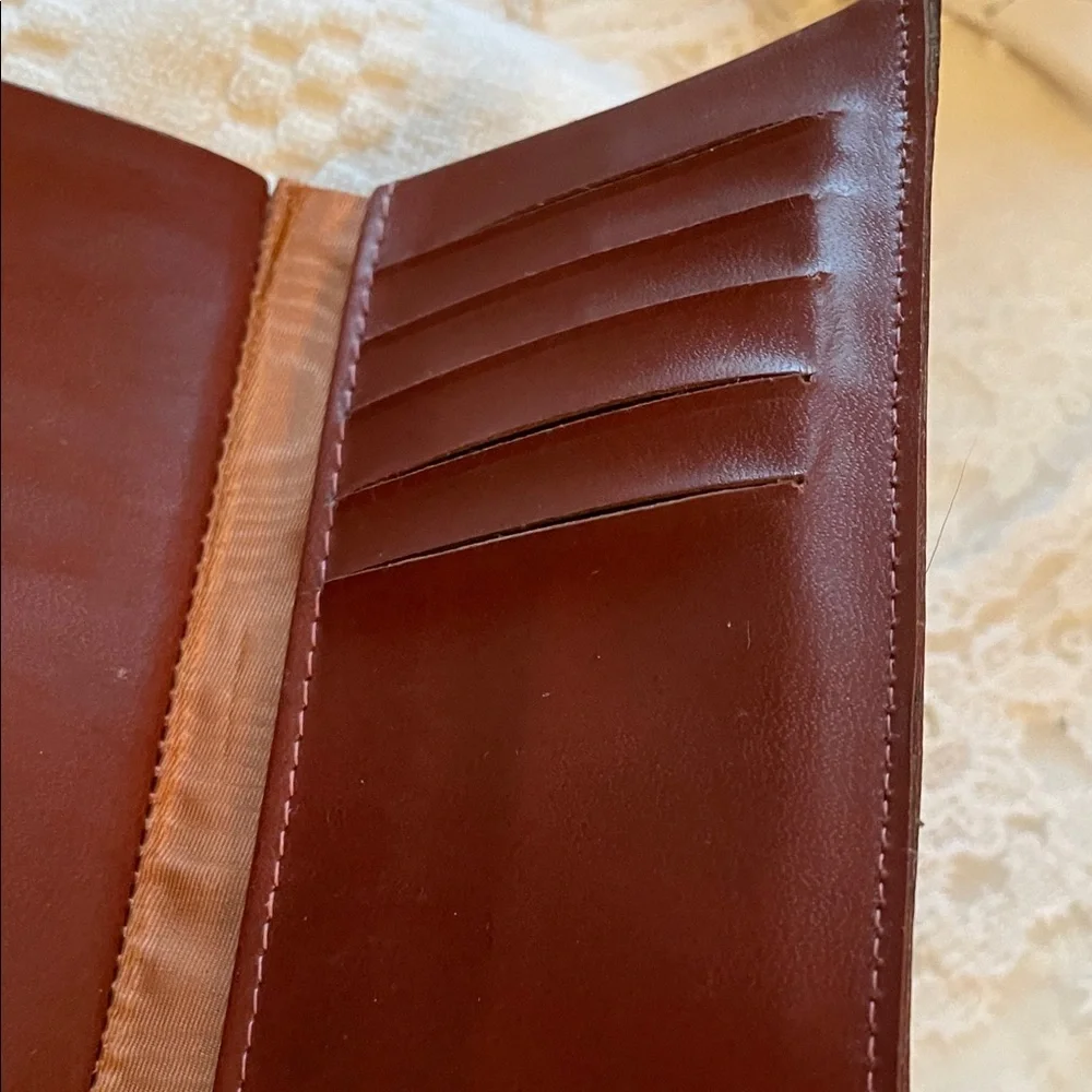 Vintage Baronrt Accent Brown Leather Women’s Wallet